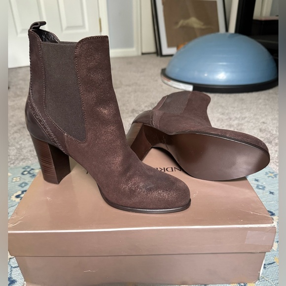 Rare Andrea Catini Italian Booties, Brown Sparkly Suede Finish, New, Size 39 - Picture 4 of 5
